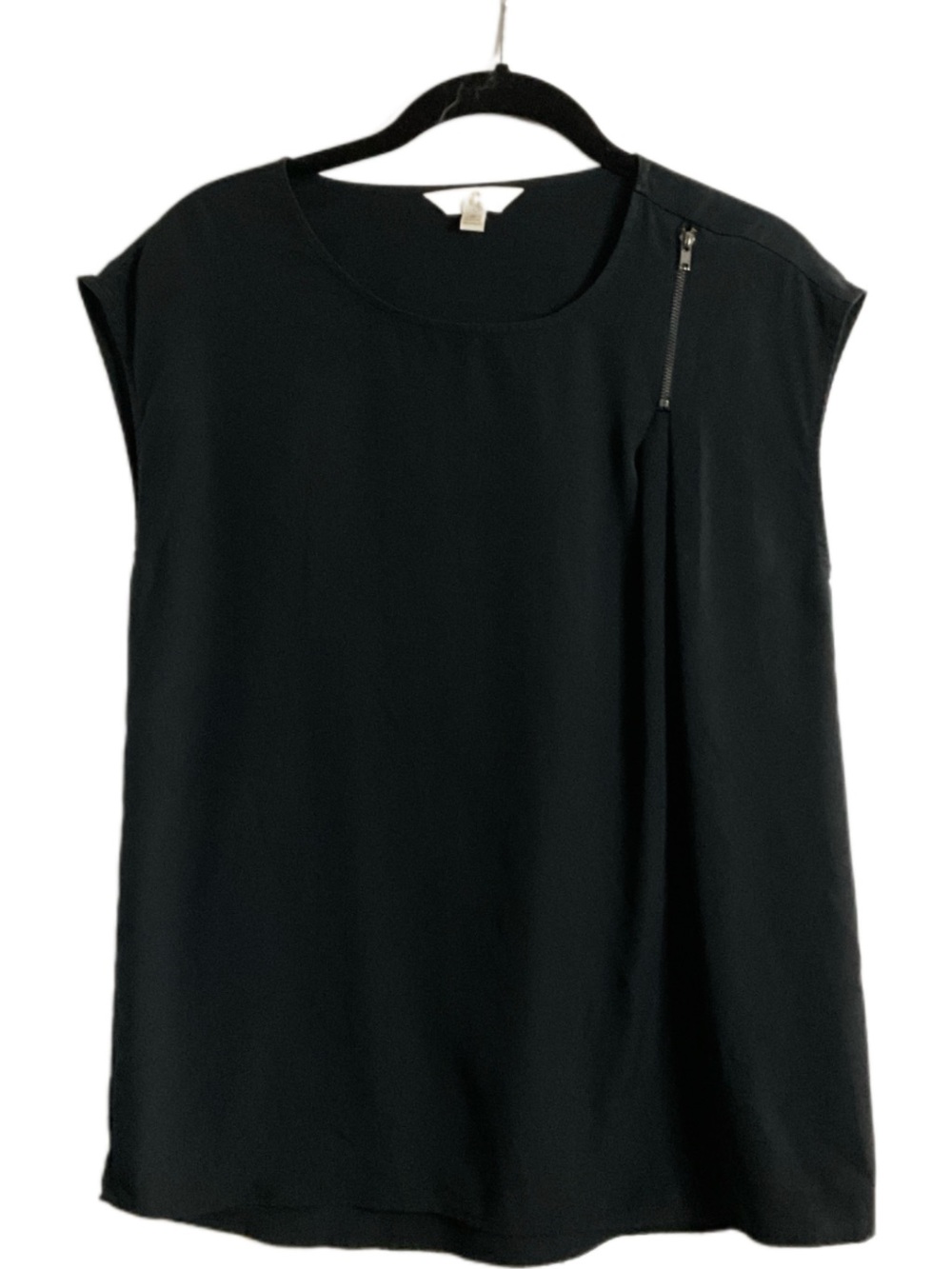 Black Sleeveless Zip-Accent Women's Top
